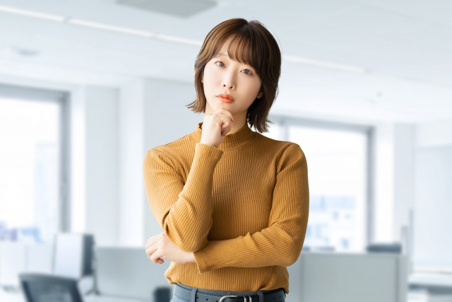 疑問に感じる女性